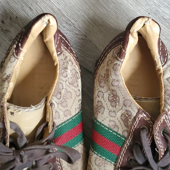 Guess Signature Sneakers - Picture 7 of 8